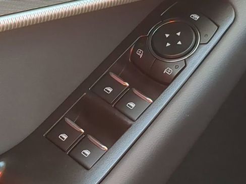 New 2025 Ford Explorer Active w/ Active Comfort Package image 26