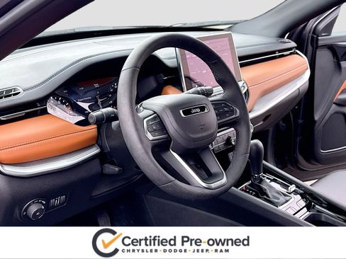 Used 2024 Jeep Compass Limited image 4