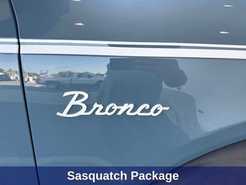 Used 2021 Ford Bronco Outer Banks w/ Sasquatch Package AWD/4WD image 6