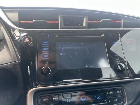 Used 2019 Toyota Corolla LE image 24