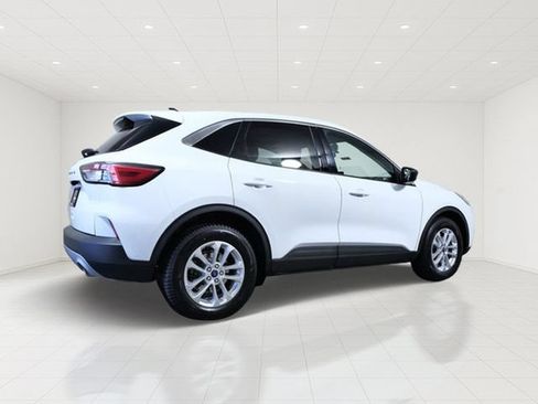Certified 2022 Ford Escape SE w/ Cold Weather Package FWD image 6