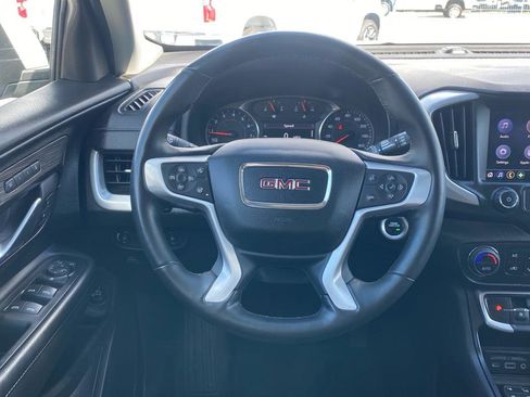 Used 2024 GMC Terrain SLT image 3