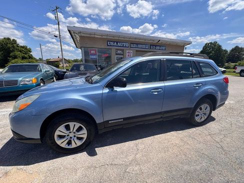 Used 2010 Subaru Outback 2.5i AWD/4WD image 3
