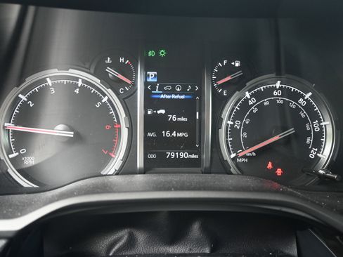 Used 2020 Toyota 4Runner TRD Off-Road Premium w/ Moonroof Package AWD/4WD image 15