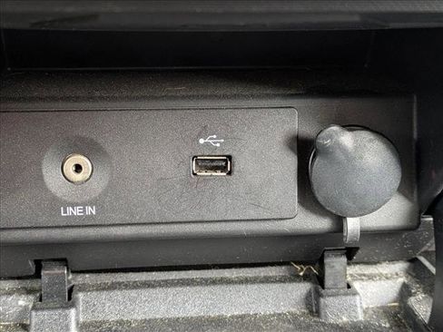 Used 2013 Ford F150 XLT w/ XLT Chrome Pkg image 14