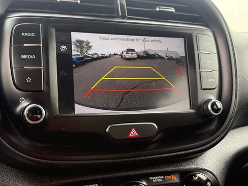 Used 2025 Kia Soul LX w/ LX Technology Package FWD image 22