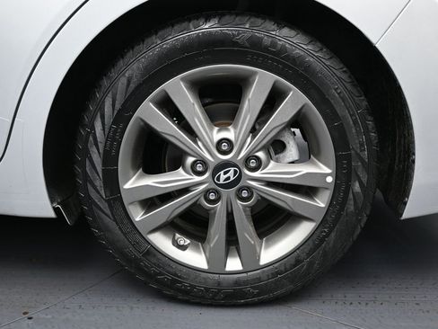 Used 2018 Hyundai Elantra SEL image 12