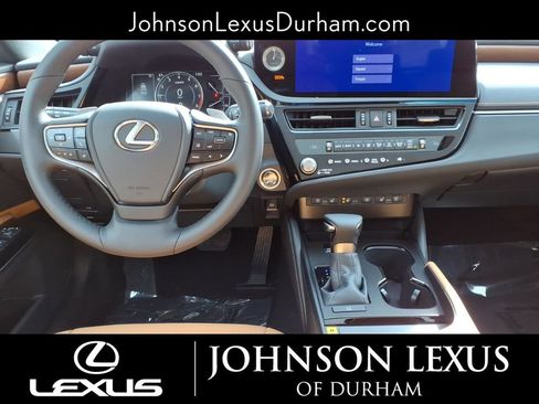 New 2025 Lexus ES 350 w/ Premium Package image 9
