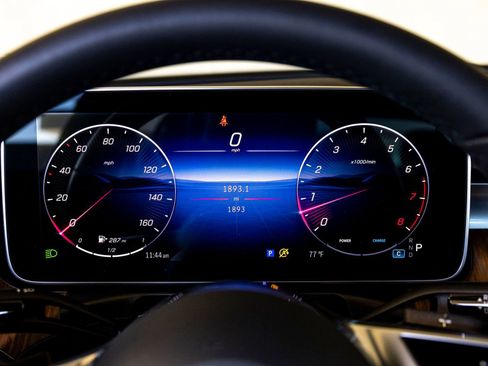Used 2025 Mercedes-Benz C 300 Sedan image 33