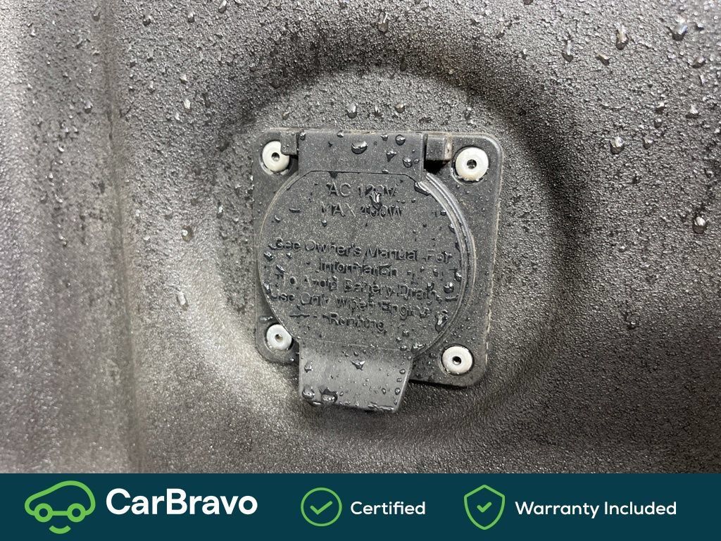 Used 2022 Nissan Frontier PRO-4X AWD/4WD image 9