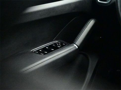 Used 2020 Porsche Cayenne S image 11