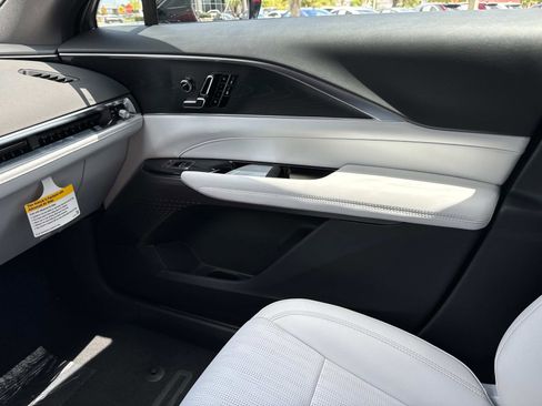 New 2025 Cadillac Lyriq Luxury image 21