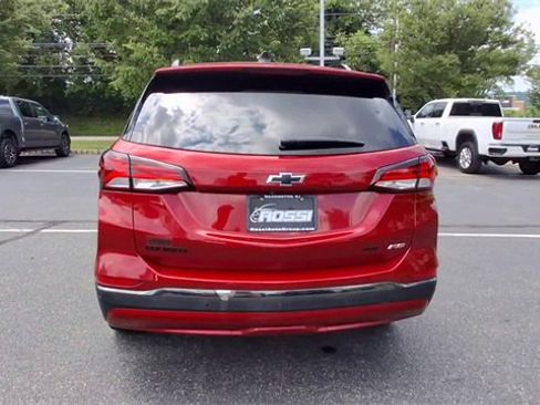 Certified 2022 Chevrolet Equinox RS w/ Infotainment Package image 7