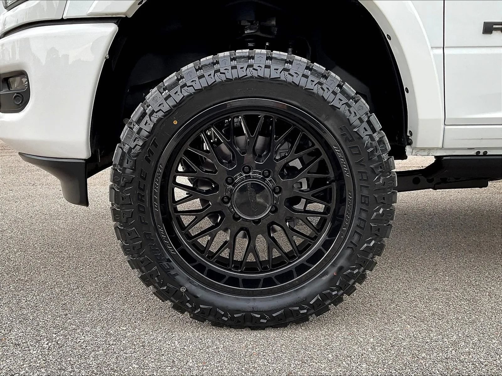 Used 2024 RAM 2500 Limited AWD/4WD image 35