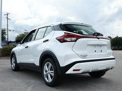 Used 2024 Nissan Kicks S FWD image 8