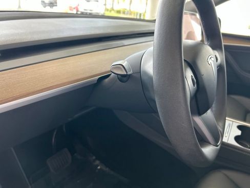 Used 2023 Tesla Model Y Long Range AWD/4WD image 46