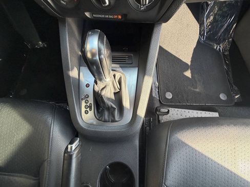 Used 2014 Volkswagen Jetta SE FWD image 33