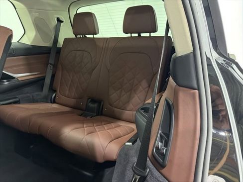 Used 2026 BMW X7 xDrive40i w/ Premium Package image 19