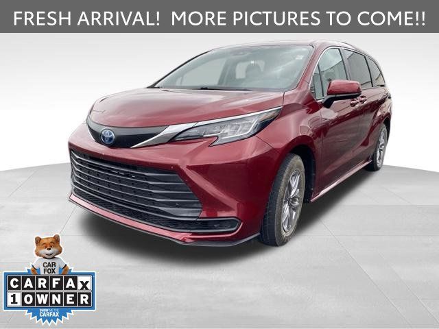 Used 2022 Toyota Sienna LE w/ LE Plus Package FWD 360° Tour