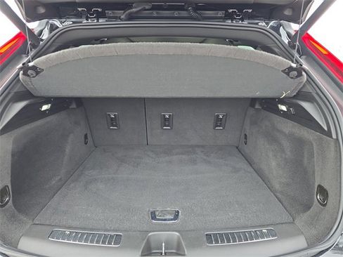 Certified 2023 Cadillac XT4 Premium Luxury w/ Cold Weather Package image 31