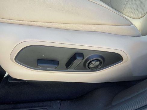 Used 2025 Jeep Grand Cherokee L Limited w/ Luxury Tech Group II image 17