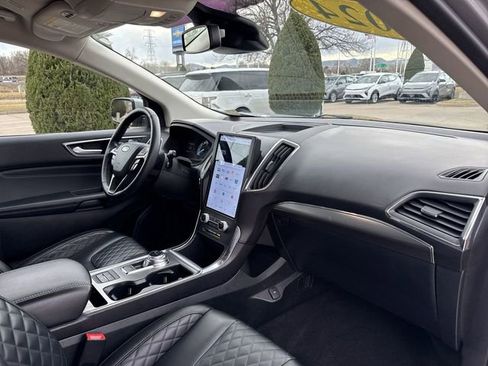 Used 2024 Ford Edge Titanium image 27