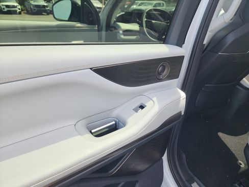 New 2026 Lincoln Navigator L Black Label AWD/4WD image 17