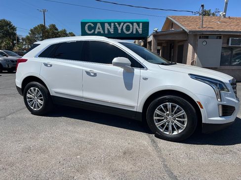 Used 2017 Cadillac XT5 Luxury w/ Driver Awareness Package AWD/4WD image 2