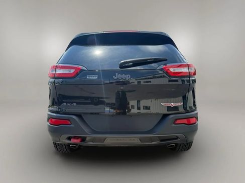 Used 2016 Jeep Cherokee Trailhawk w/ Comfort/Convenience Group AWD/4WD image 10
