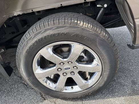 Used 2023 Ford F150 Lariat w/ Equipment Group 502A High image 18