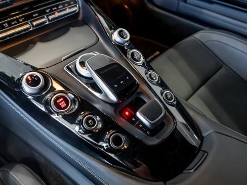 Used 2018 Mercedes-Benz AMG GT Roadster image 20