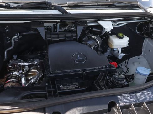 Used 2025 Mercedes-Benz Sprinter 2500 image 16