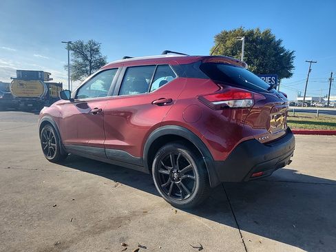 Used 2019 Nissan Kicks SV w/ Exterior Electronics Package image 4