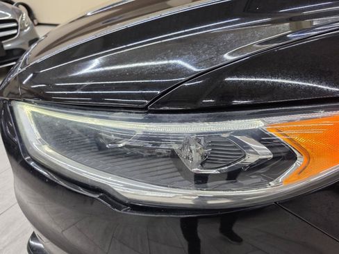Used 2018 Ford Fusion Titanium FWD image 11