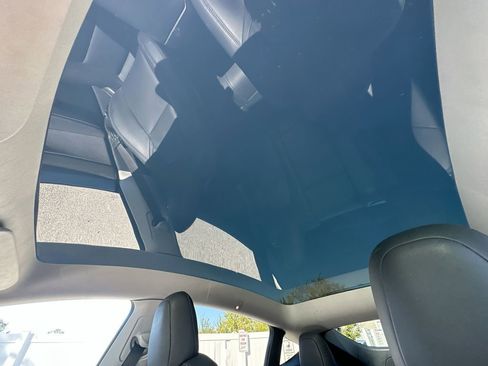 Used 2020 Tesla Model Y Performance image 22