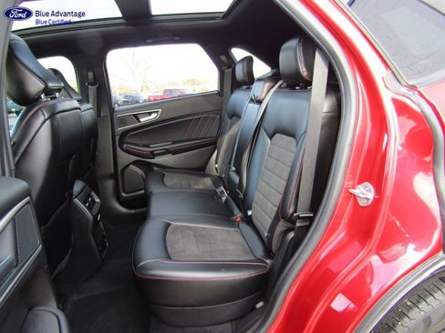 Certified 2024 Ford Edge ST-Line AWD/4WD image 23