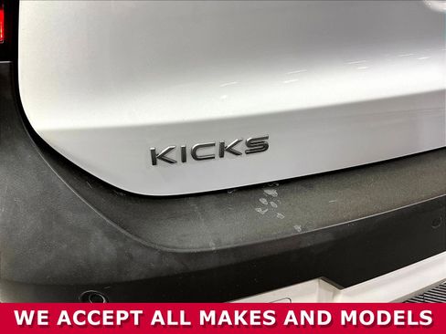 Used 2025 Nissan Kicks SR FWD image 22