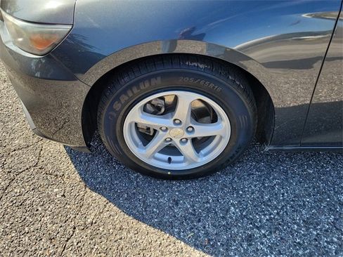 Used 2018 Chevrolet Malibu LS image 5