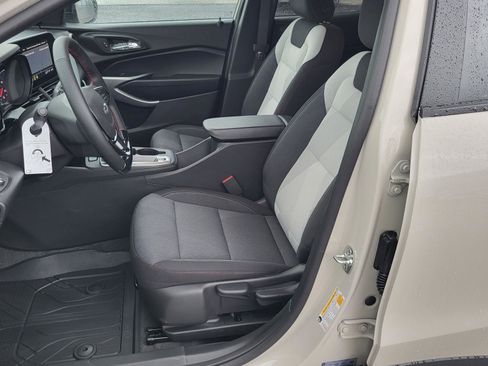 New 2026 Chevrolet Trax RS image 15