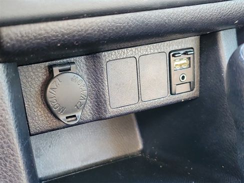 Used 2019 Toyota Corolla LE image 28