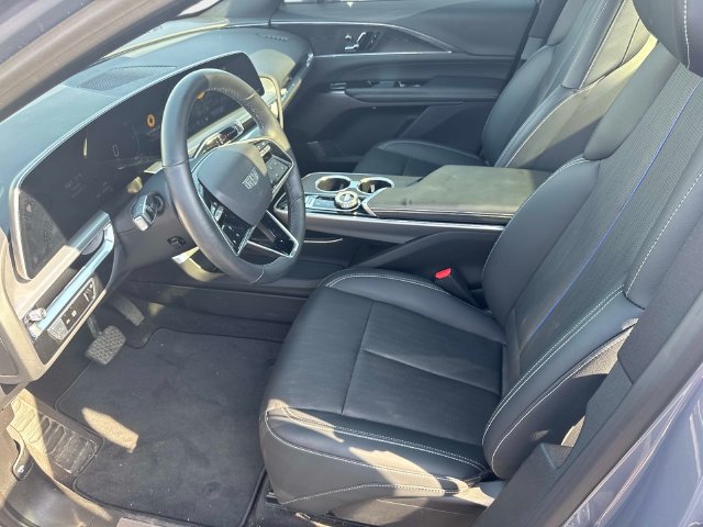 Certified 2024 Cadillac Lyriq Luxury AWD/4WD image 18