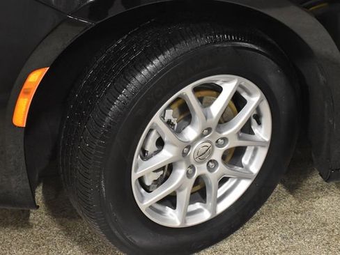 Certified 2025 Chrysler Pacifica Select image 11