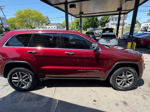 Used 2018 Jeep Grand Cherokee Limited AWD/4WD image 6