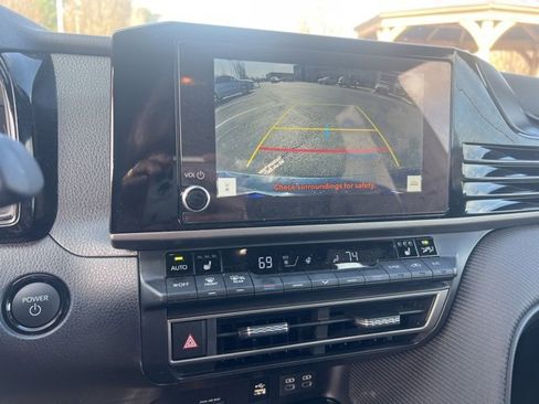 Used 2026 Toyota Camry SE w/ Convenience Package image 18