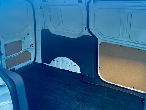 Used 2022 Ford Transit Connect XL image 10