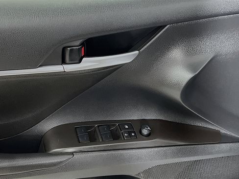 Used 2024 Toyota Camry SE image 17