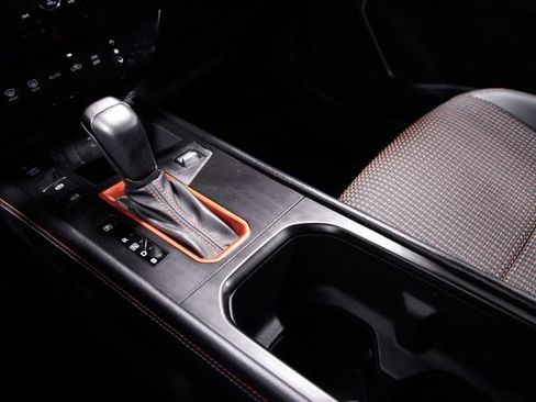 Used 2025 Nissan Kicks SR image 27