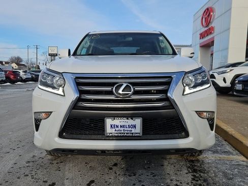 Used 2018 Lexus GX 460 image 2