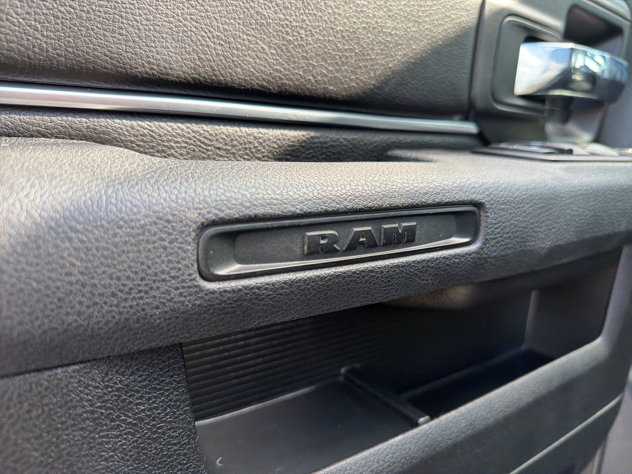 Used 2024 RAM 1500 Warlock AWD/4WD image 15