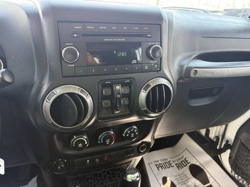 Used 2018 Jeep Wrangler Unlimited Sport S AWD/4WD image 30